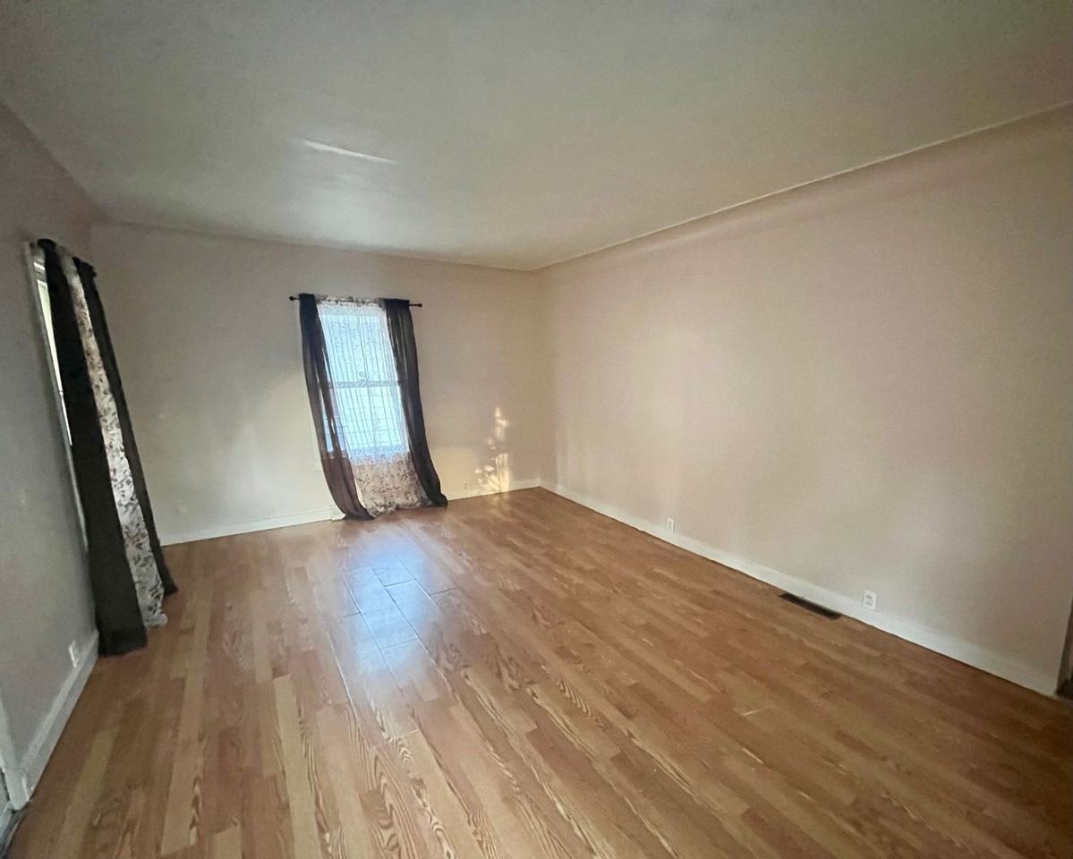 604 Stowell Ave - Photo 4 of 10