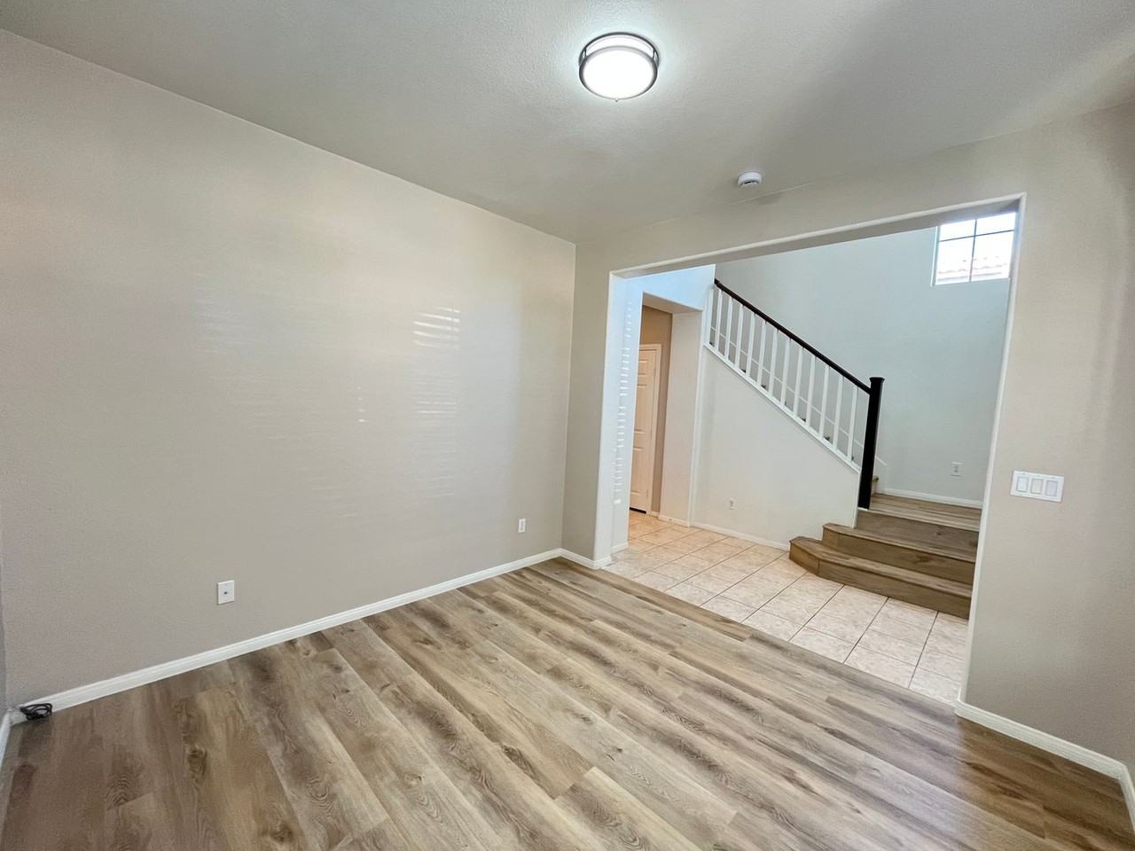 10445 Foggy Glen Ave - Photo 3 of 24
