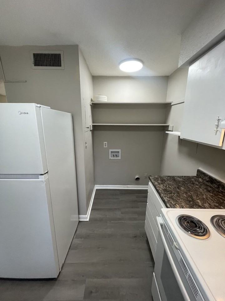 120 Byrum St #18 - Photo 7 of 12