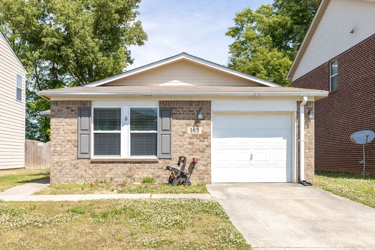 163 Sedgewick Dr - Photo 2 of 30