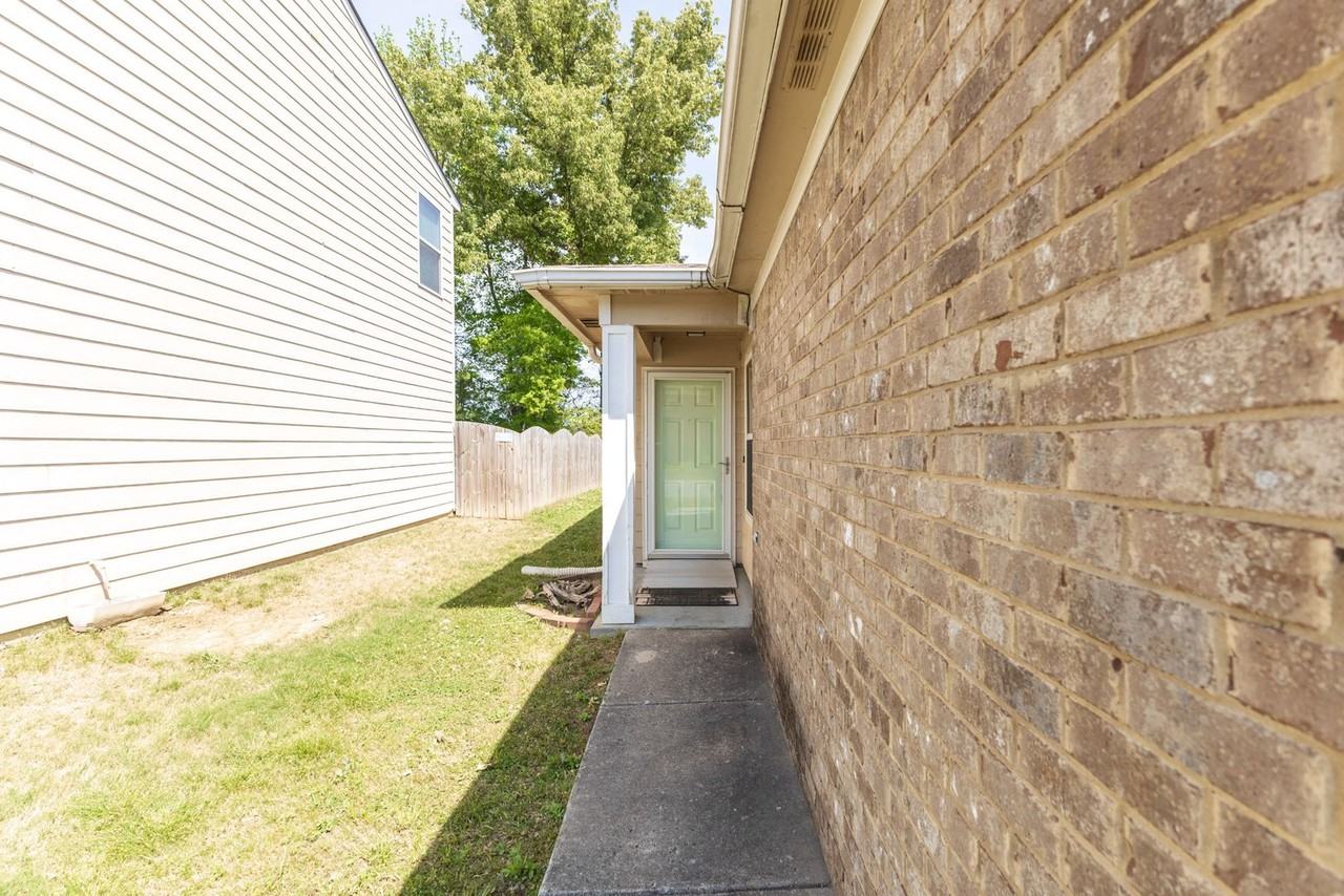163 Sedgewick Dr - Photo 4 of 30