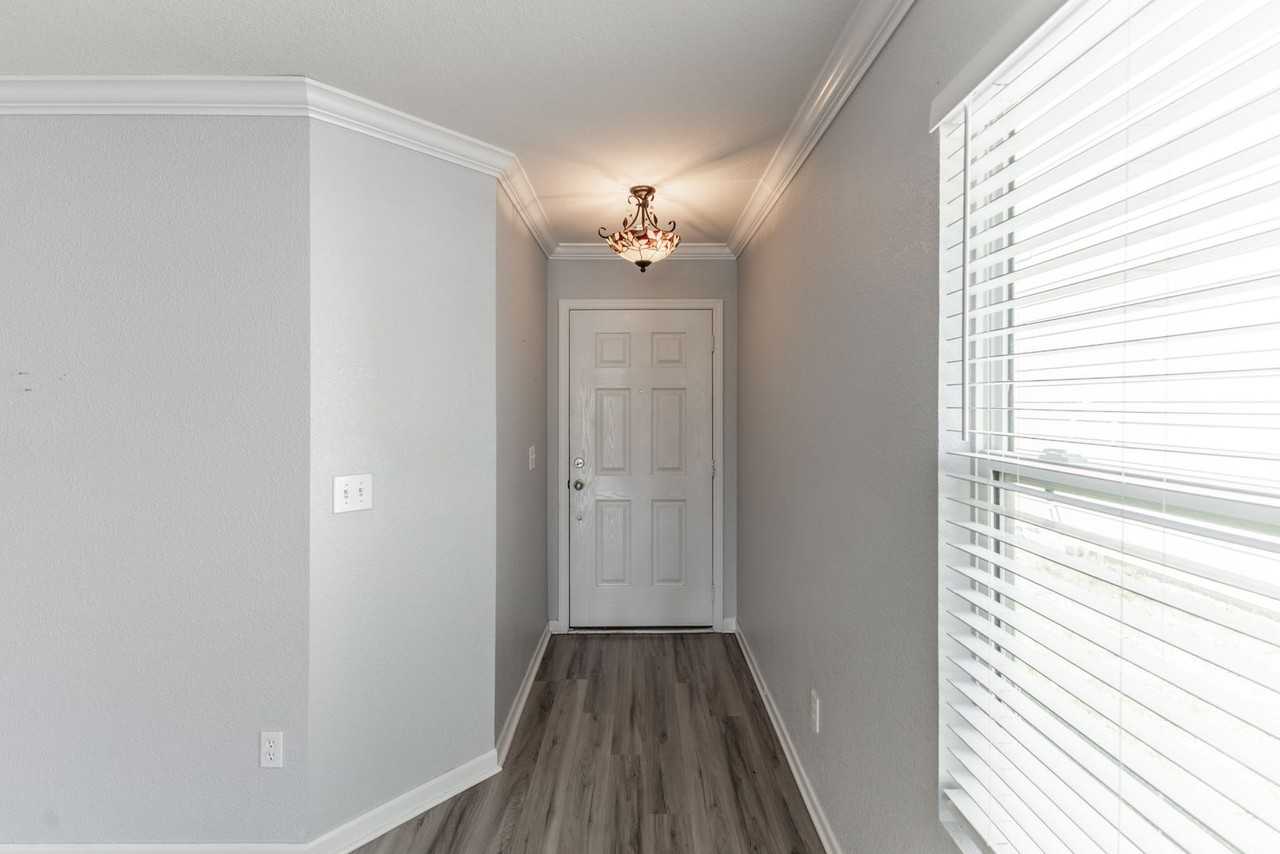 163 Sedgewick Dr - Photo 5 of 30