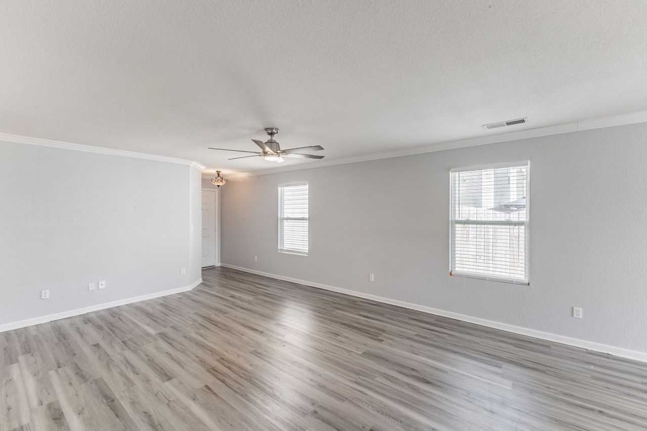 163 Sedgewick Dr - Photo 6 of 30