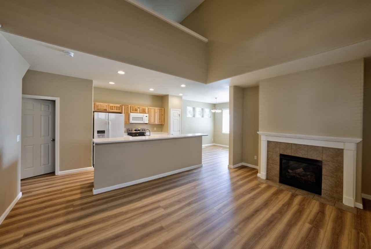 19557 Salmonberry Ct - Photo 6 of 31