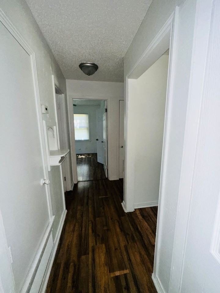 1206 Jackson St - Photo 5 of 12
