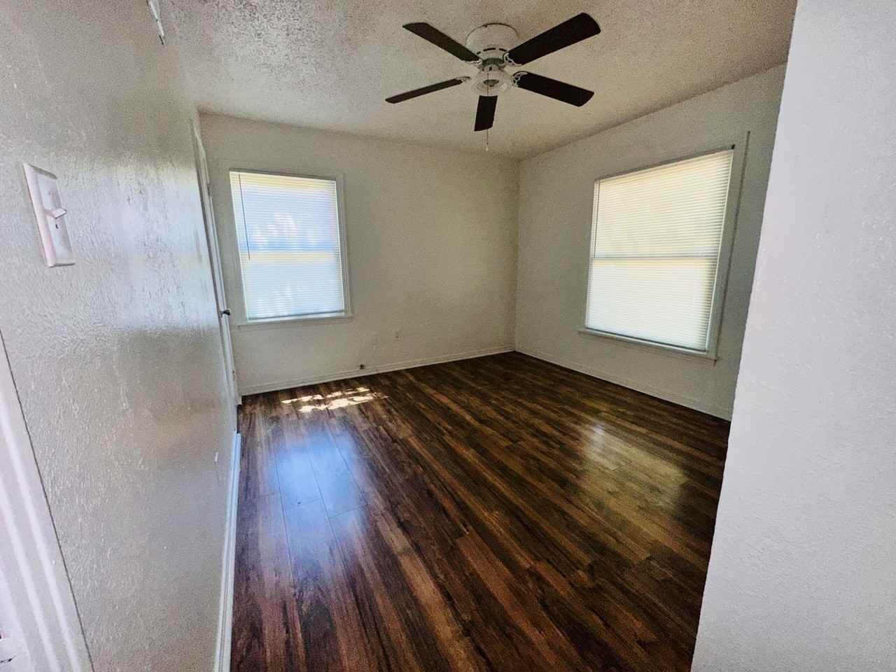 1206 Jackson St - Photo 6 of 12