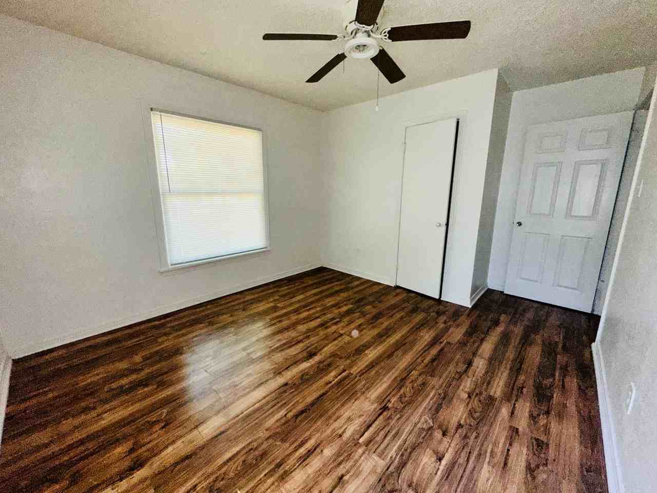 1206 Jackson St - Photo 7 of 12