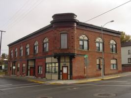 featured image of 303 1/2 N Warren St