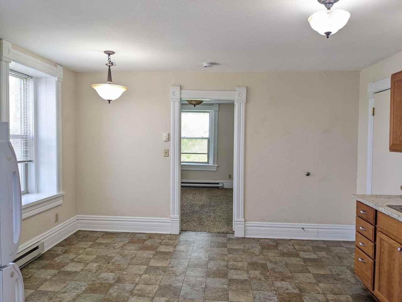 303 1/2 N Warren St - Photo 3 of 7