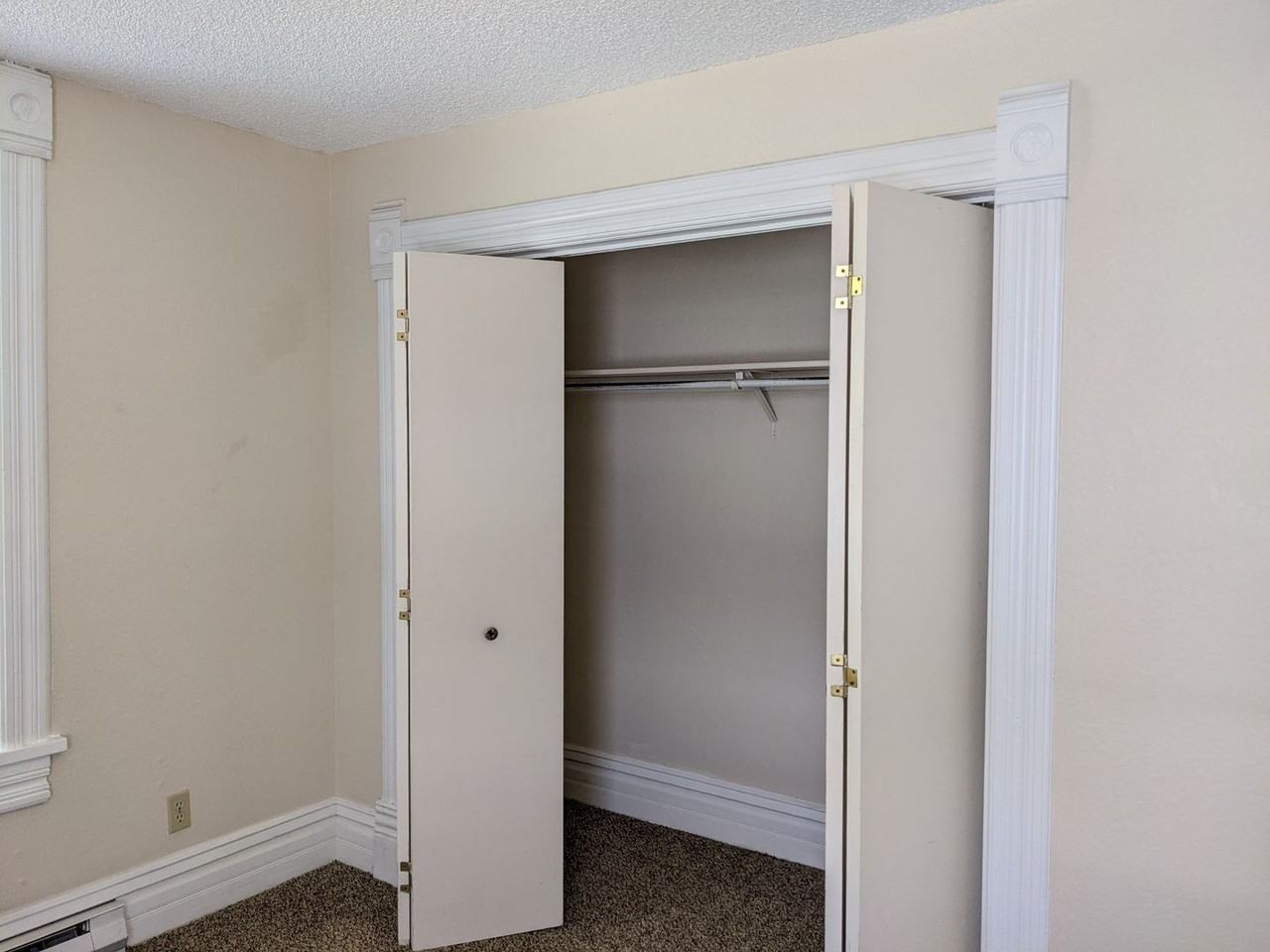 303 1/2 N Warren St - Photo 5 of 7