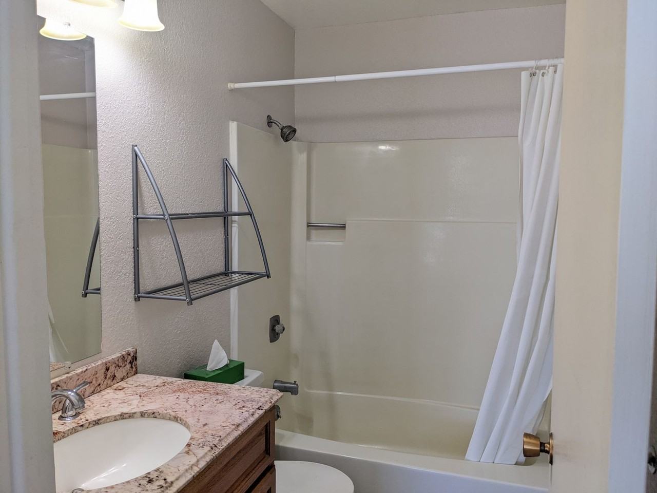 303 1/2 N Warren St - Photo 6 of 7