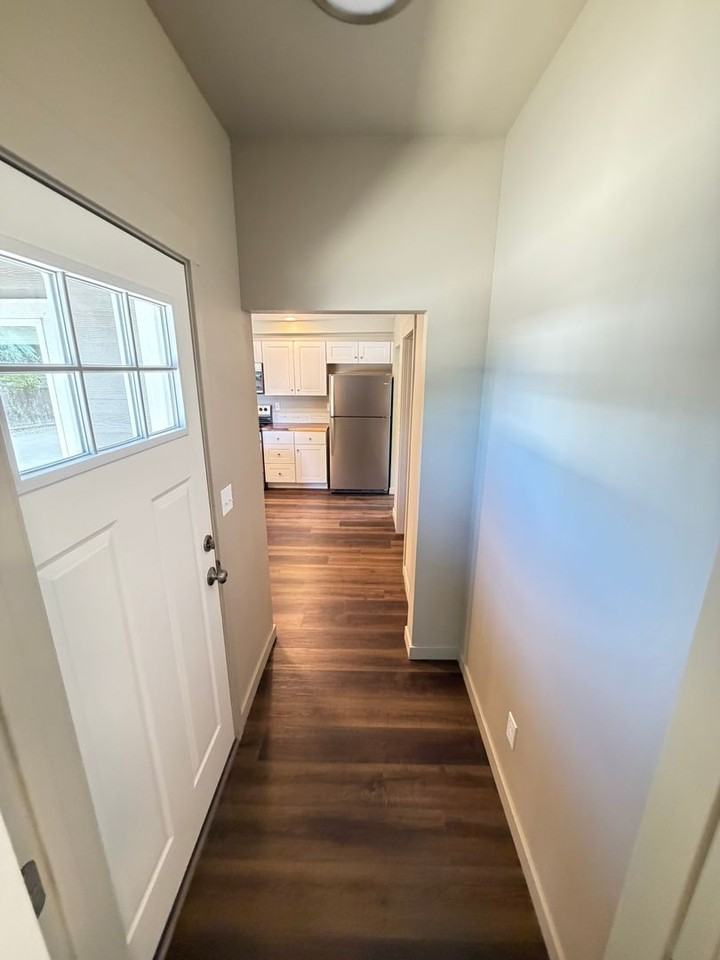180 Hiatt St - Photo 2 of 25