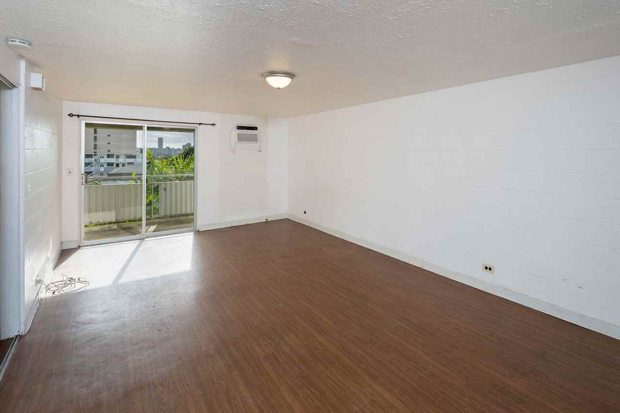 1643 Clark St #403 - Photo 3 of 15