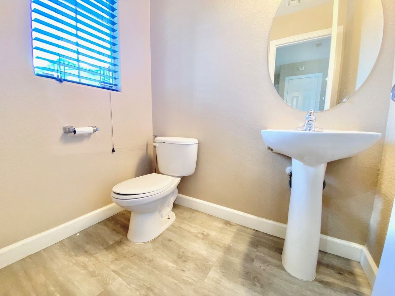 1060 Paradise Coach Dr - Photo 5 of 30