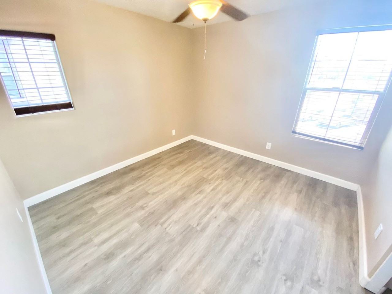 1060 Paradise Coach Dr - Photo 6 of 30