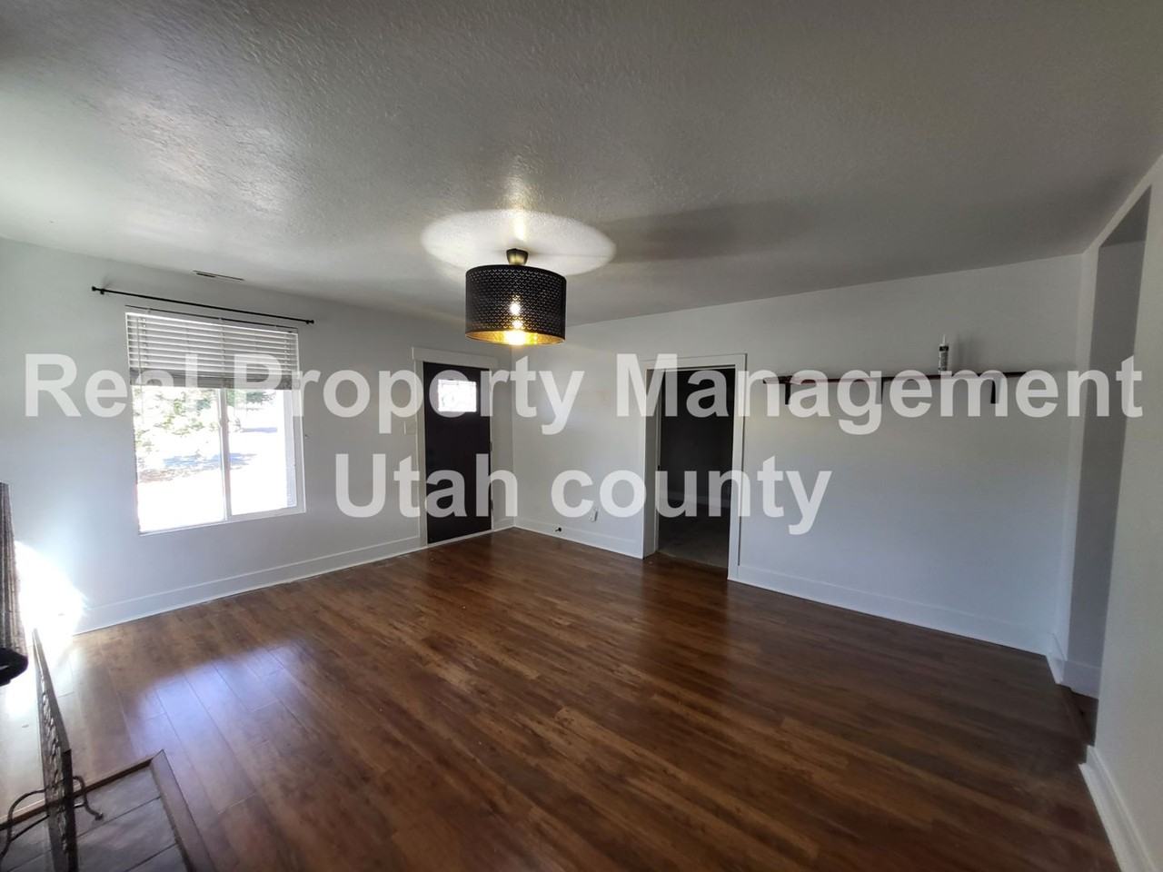 391 S 500 W - Photo 5 of 23