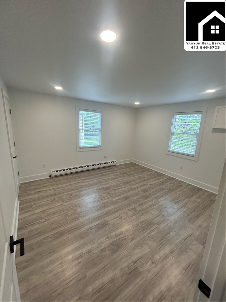 52 Price St #A - Photo 4 of 16