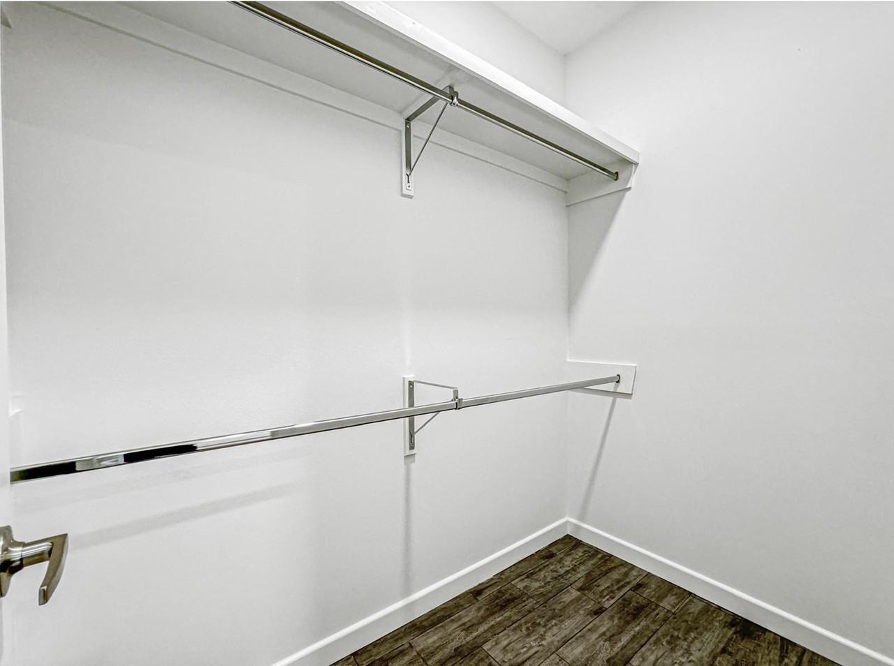 2512 Robin Rd - Photo 3 of 17