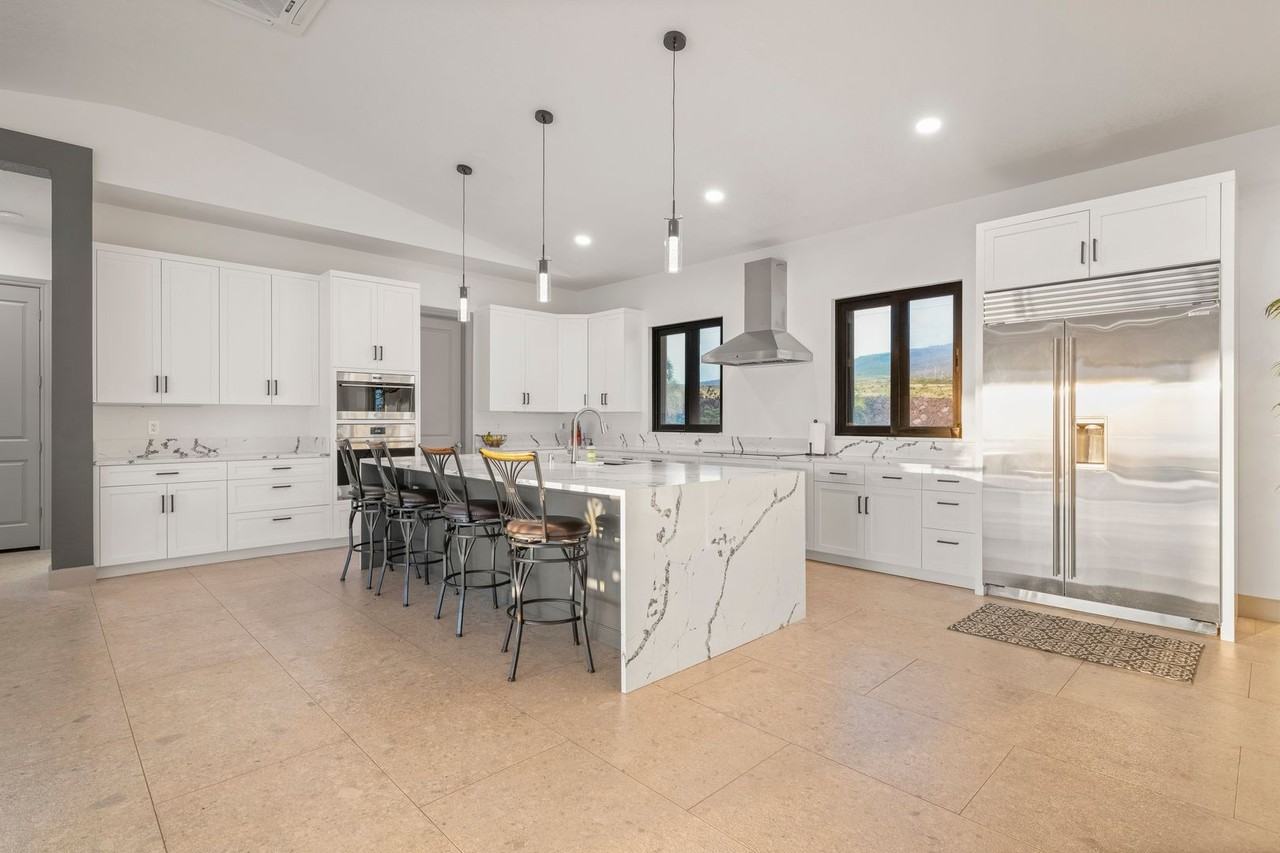 604 Anapuni Loop - Photo 3 of 50