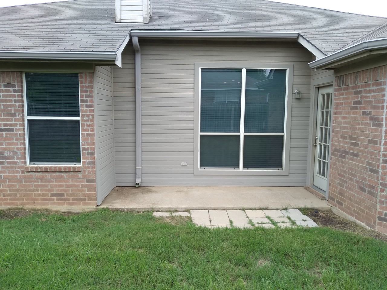 1111 E Park #NA - Photo 2 of 9