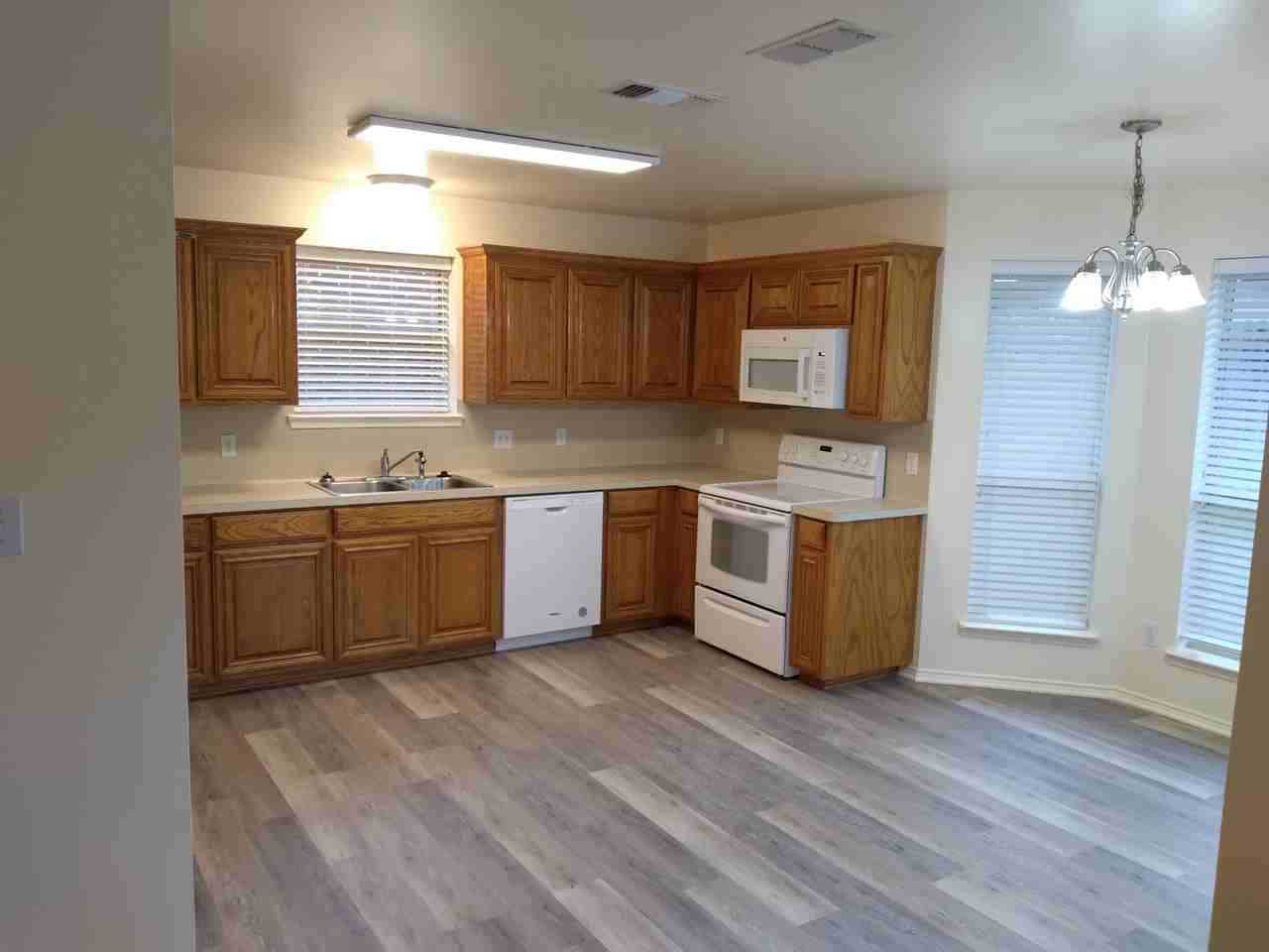 1111 E Park #NA - Photo 3 of 9