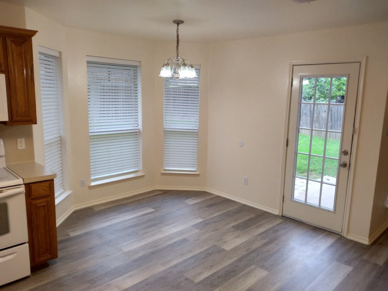 1111 E Park #NA - Photo 5 of 9