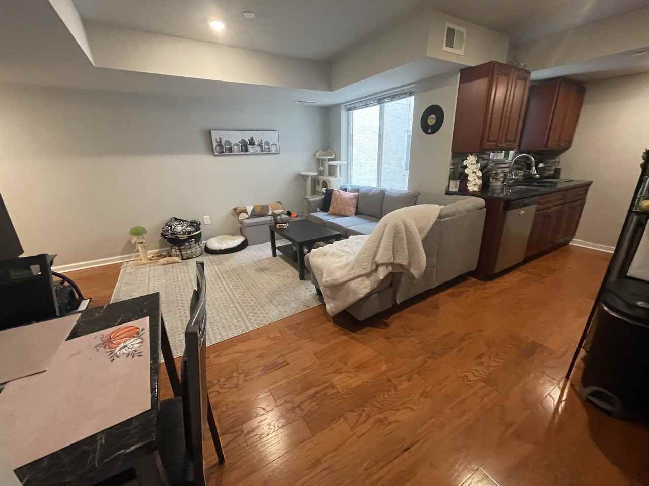 620 S 42nd St #7 - Photo 3 of 10