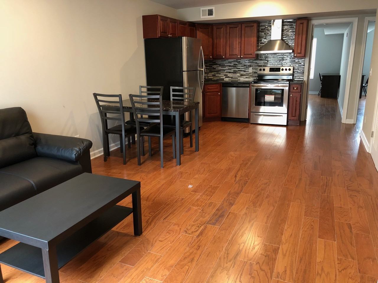 620 S 42nd St #7 - Photo 4 of 10