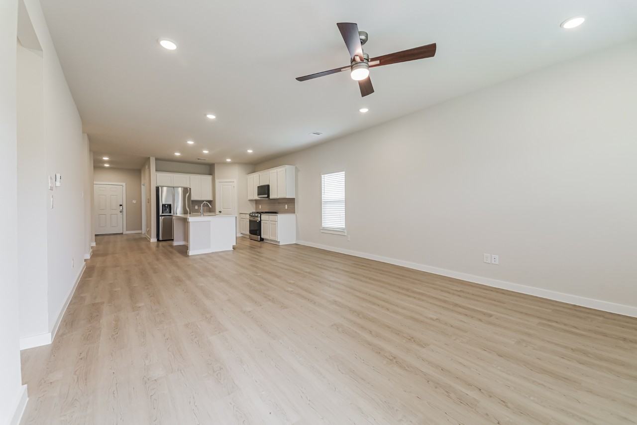 2213 Trailside Dr #NA - Photo 4 of 21