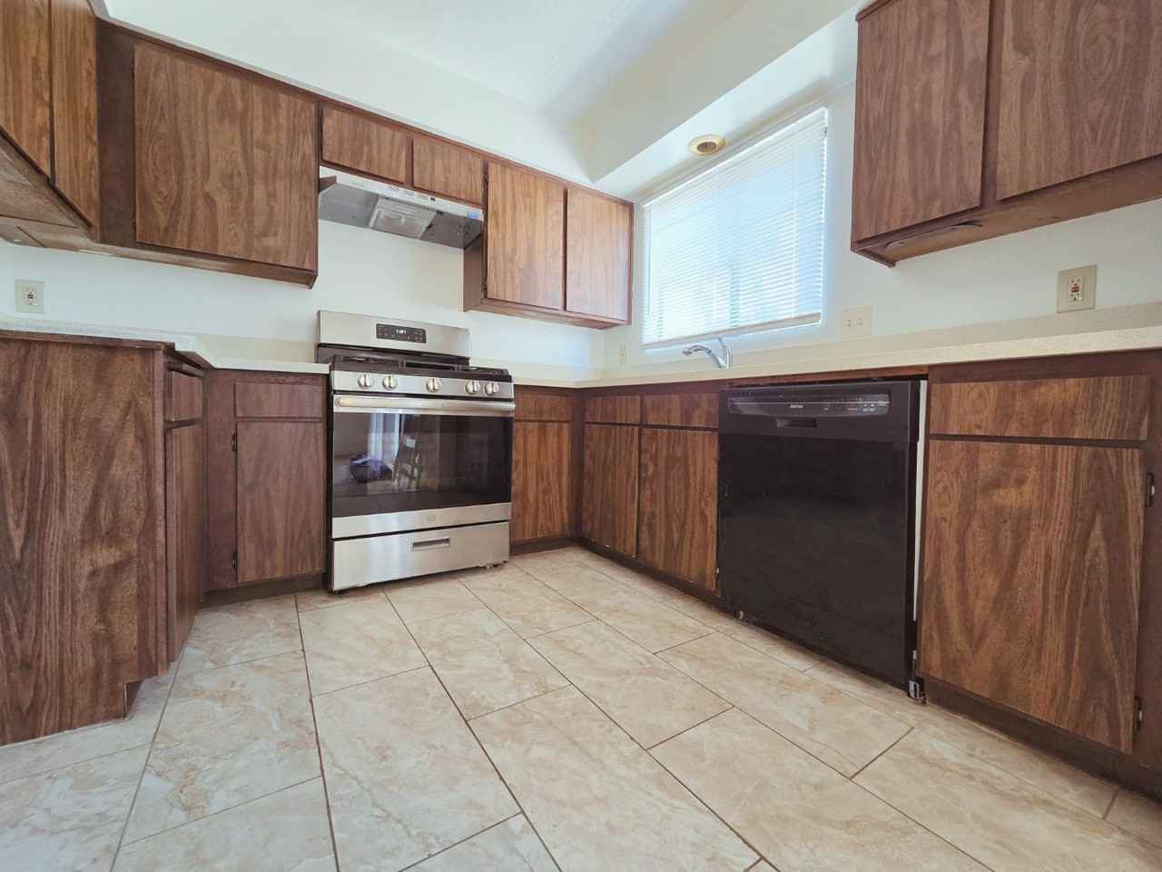 426 W Dryden St #102 - Photo 5 of 13
