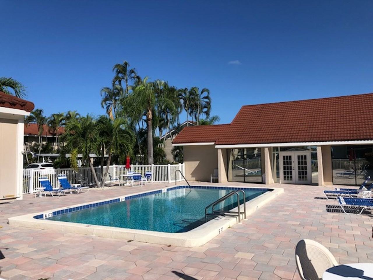 9648 Windsor Gardens Ln #202 - Photo 4 of 19