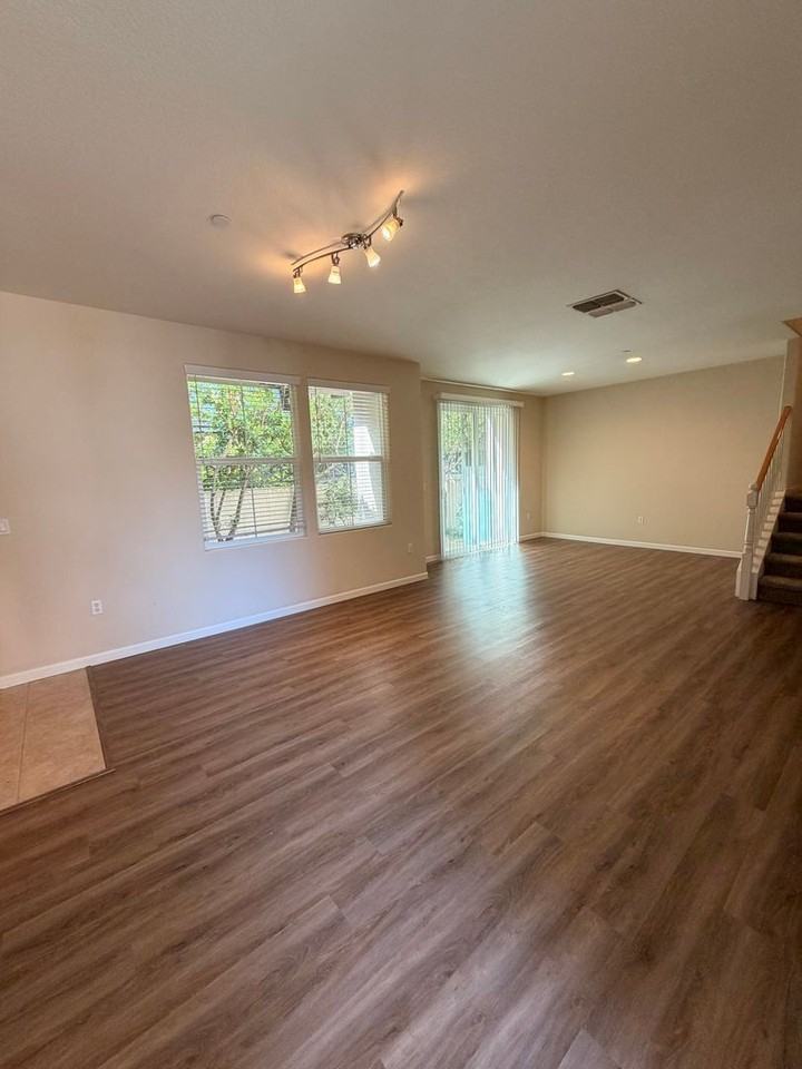 103 Monet Ln - Photo 4 of 14