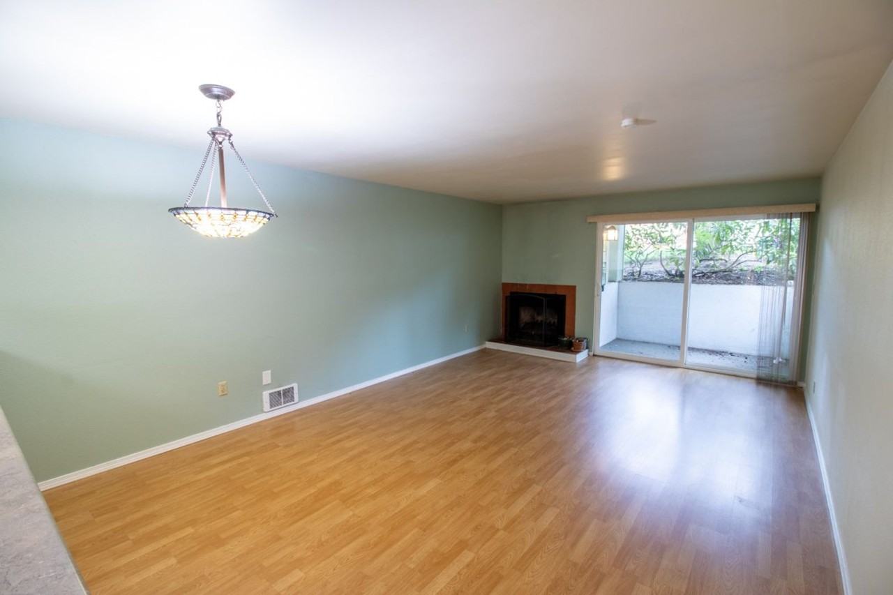8800 20th Ave Ne - Photo 3 of 15