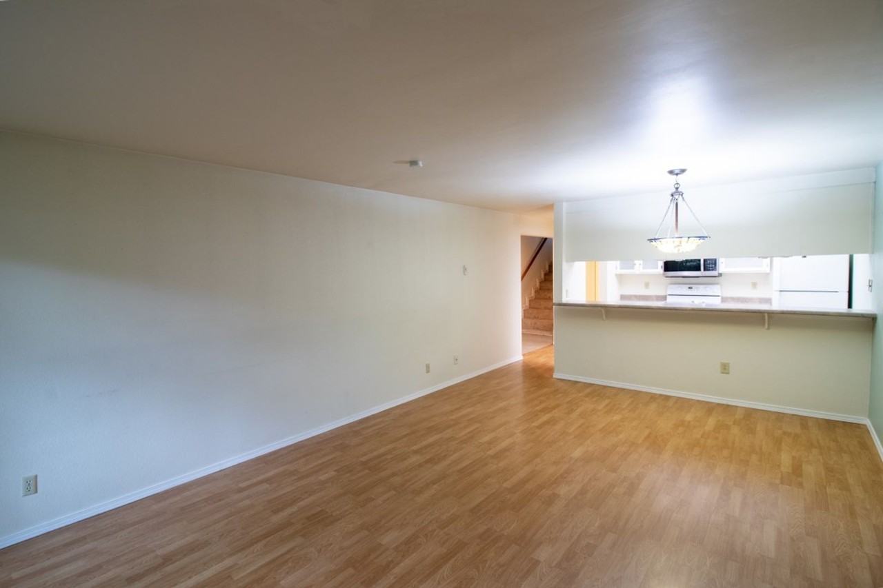 8800 20th Ave Ne - Photo 4 of 15