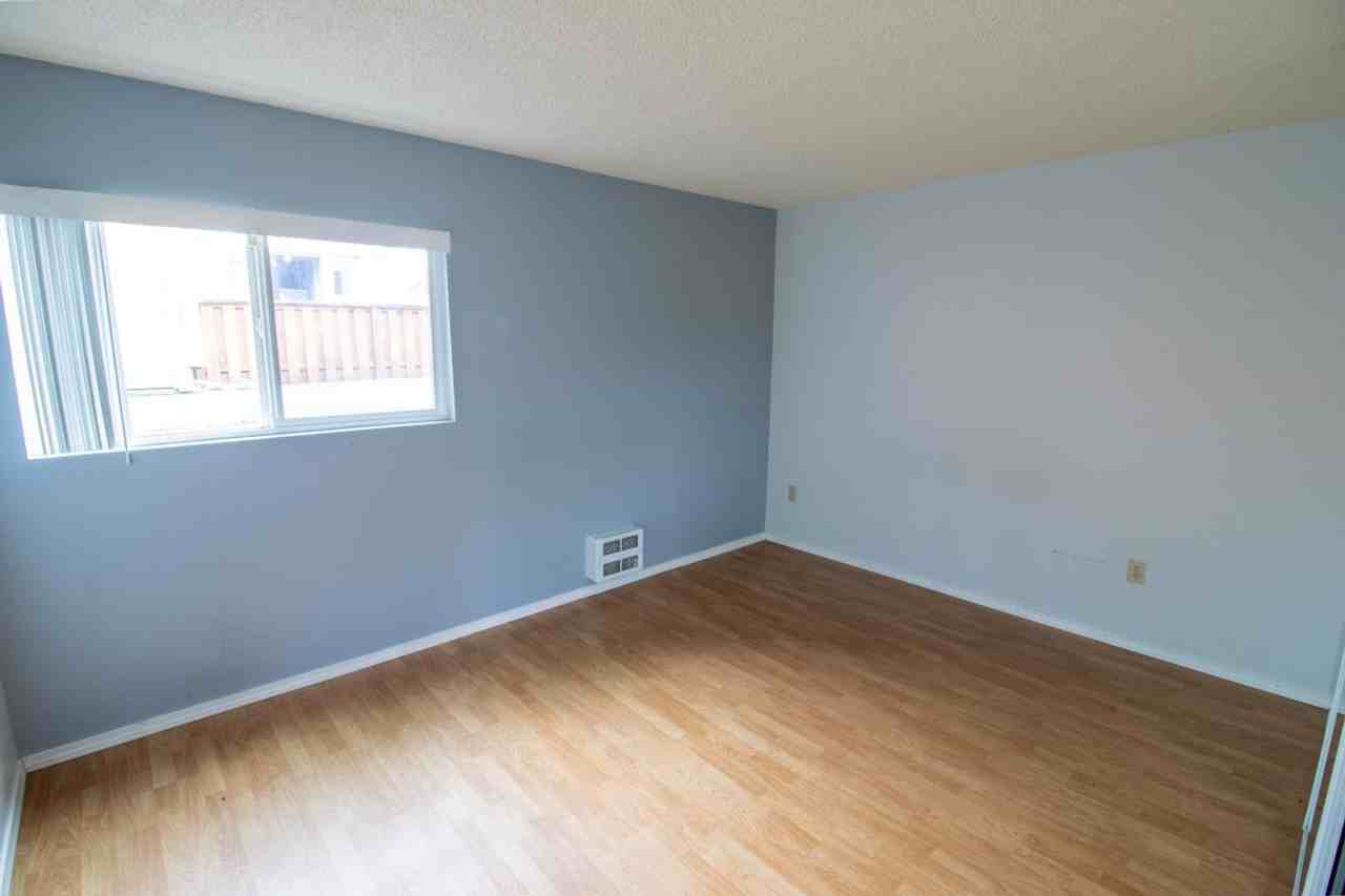 8800 20th Ave Ne - Photo 7 of 15