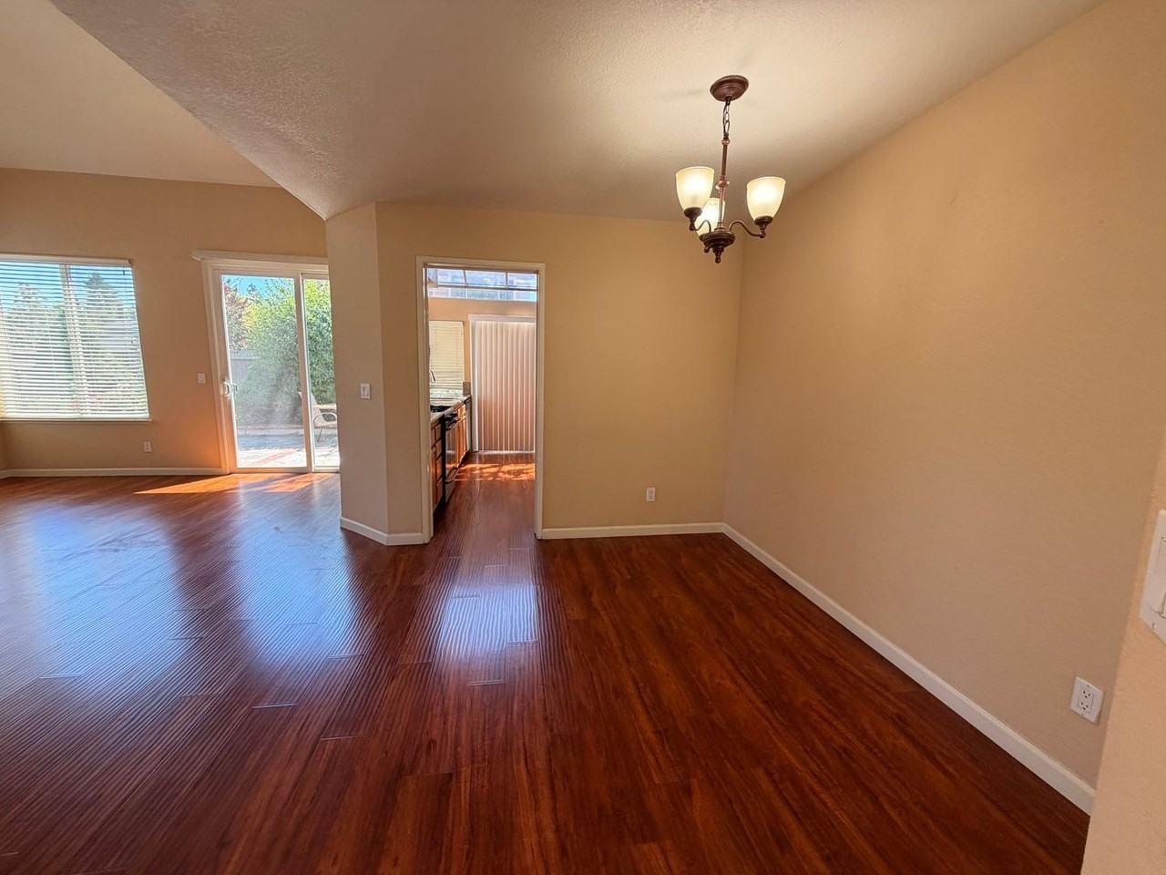 3906 Eilene Ct - Photo 2 of 27
