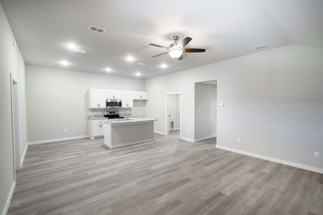 2604 Roman Ln - Photo 2 of 18