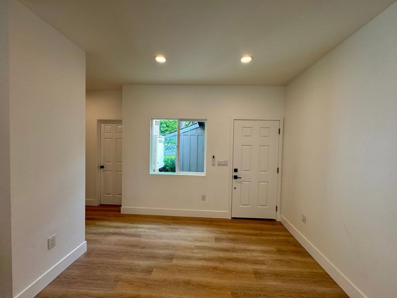5250 Los Altos Plaza - Photo 3 of 31