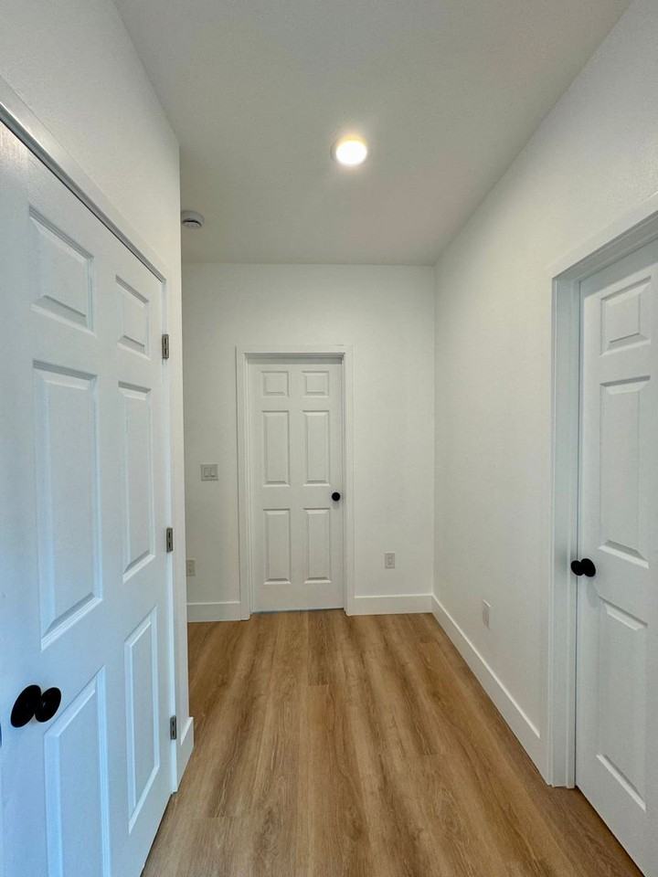 5250 Los Altos Plaza - Photo 5 of 31