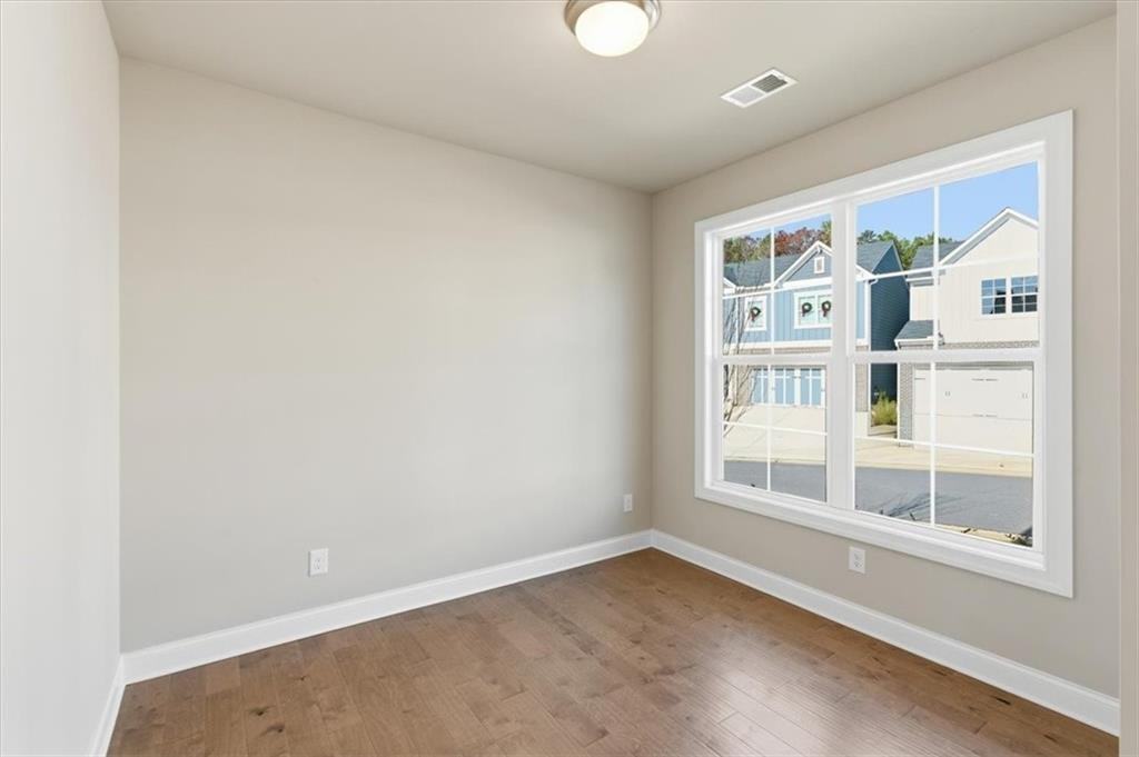 277 Lakeside Pl #277 - Photo 4 of 20
