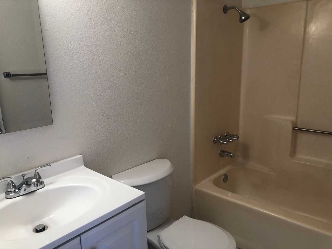 1585 E College Dr - Photo 3 of 21