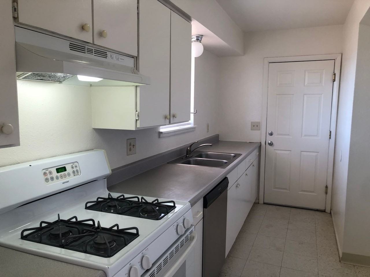 1585 E College Dr - Photo 7 of 21