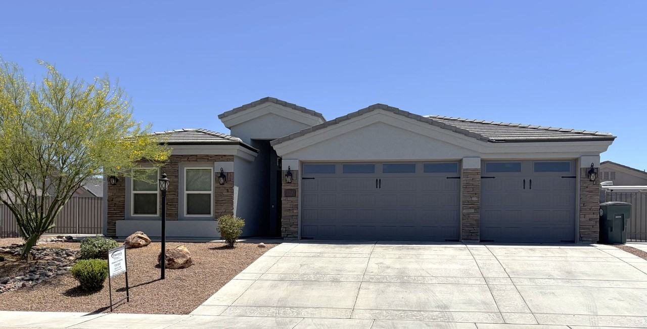 2244 Dollarhide Dr - Photo 2 of 25