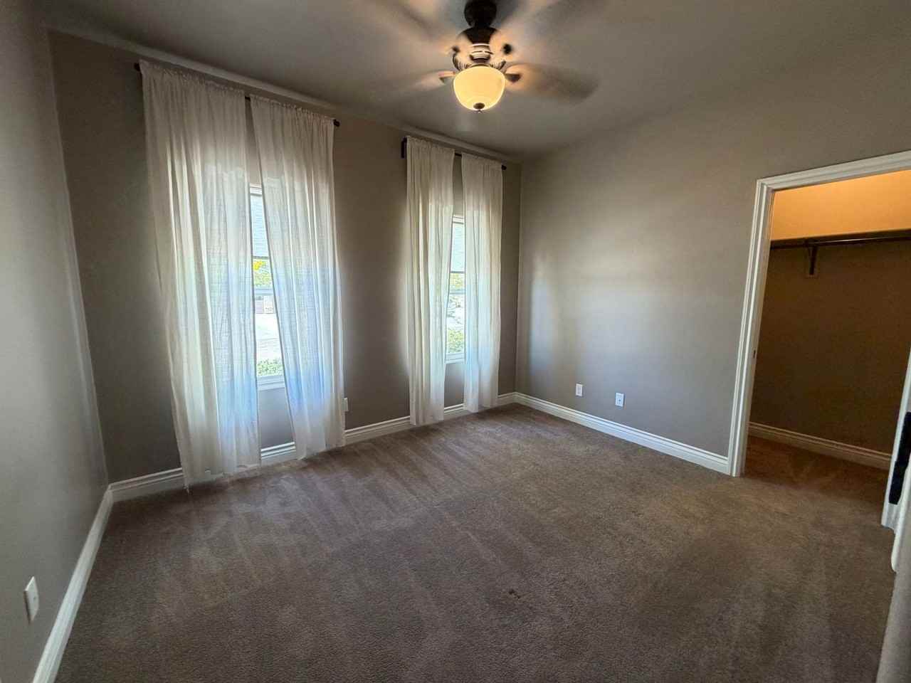 2244 Dollarhide Dr - Photo 5 of 25