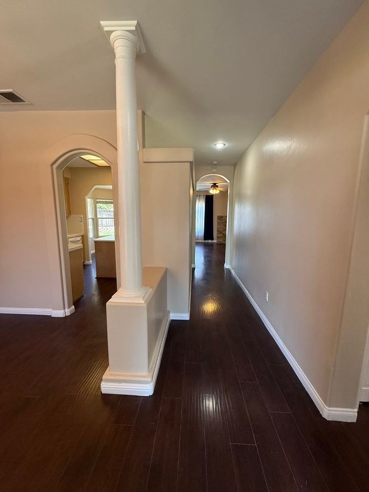5704 Pine Canyon Dr - Photo 3 of 36
