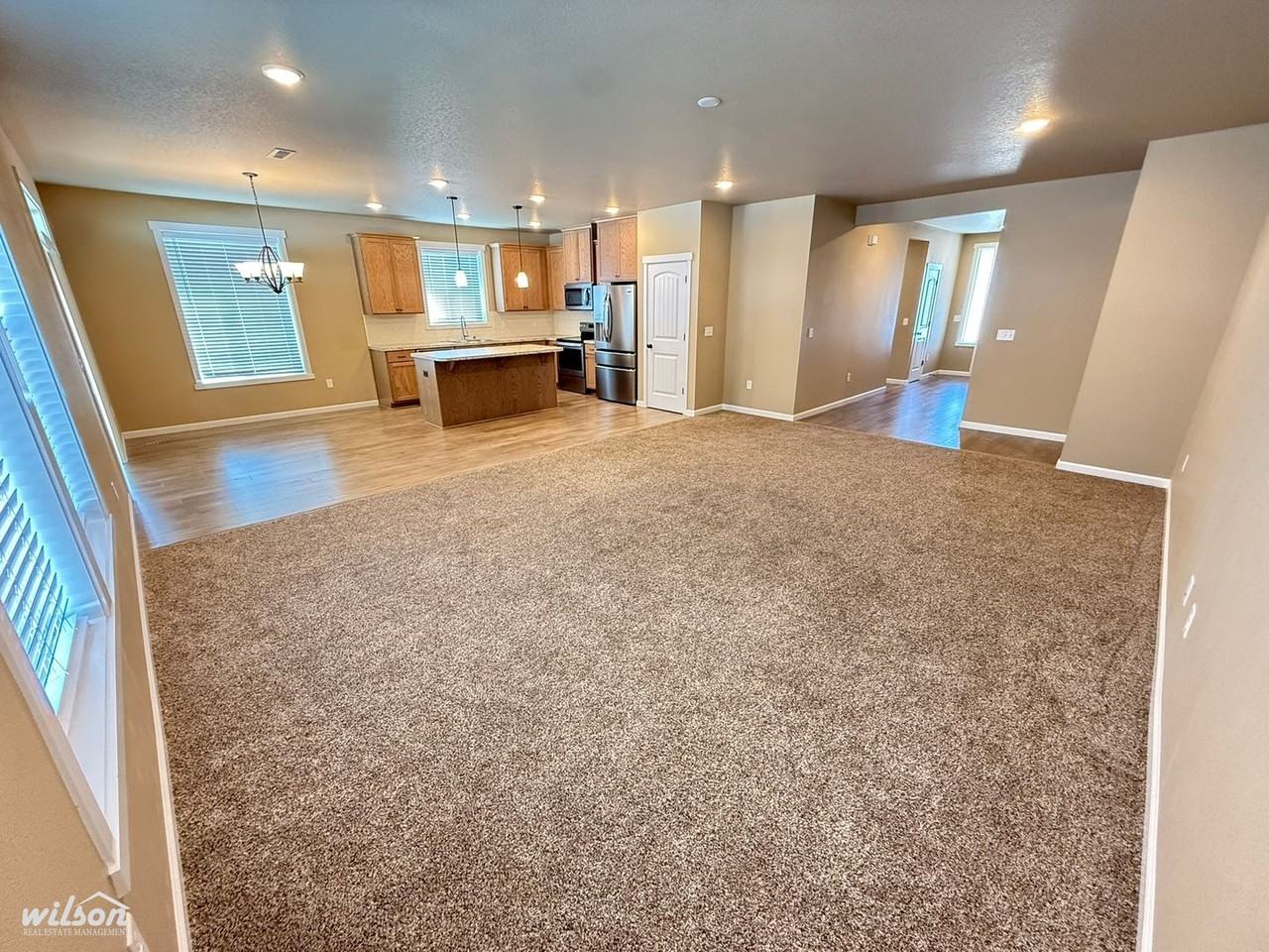 2101 Amber Loop - Photo 2 of 22