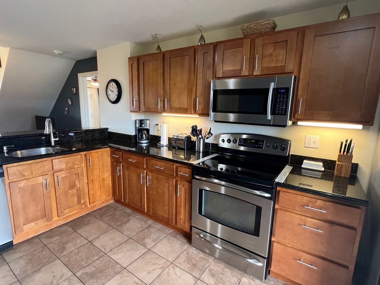 3708 Lower Honoapiilani Rd - Photo 2 of 37