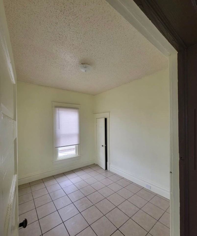 1110 7th Ave - Photo 3 of 4