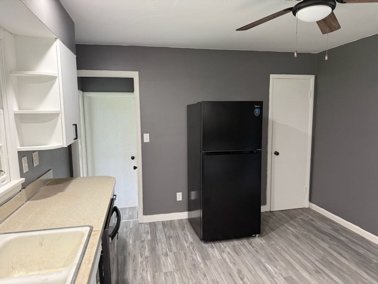 912 Chicago Ave - Photo 3 of 24