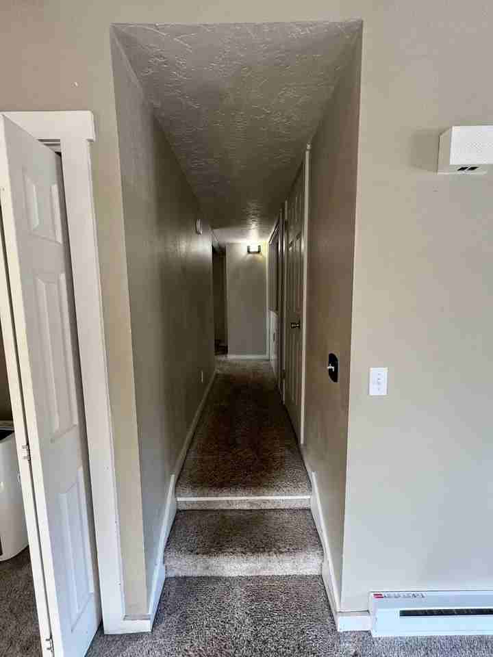 443 S Park Ave #H - Photo 5 of 10